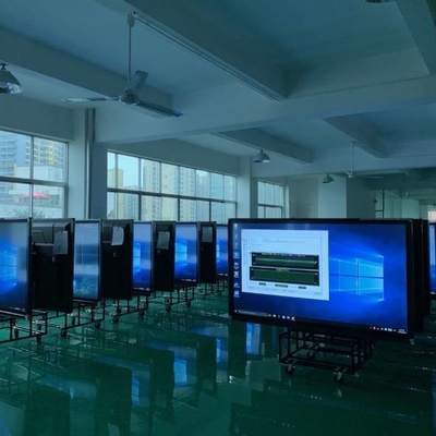 Nhiệt độ làm việc 0-40 °C Bảng phẳng tương tác màu đen hoặc kim loại với kích thước màn hình tương tác