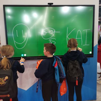65 inch iBoard Interactive whiteboard màn hình cảm ứng tương tác cho lớp học doanh nghiệp