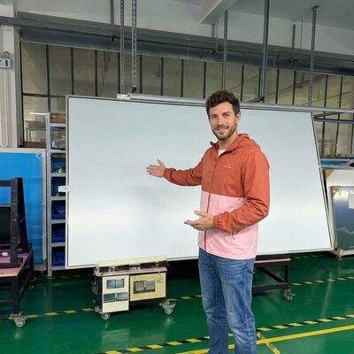 Bảng trắng tương tác độ phân giải 32768*32768 với 10 điểm cảm ứng và công nghệ cảm ứng hồng ngoại