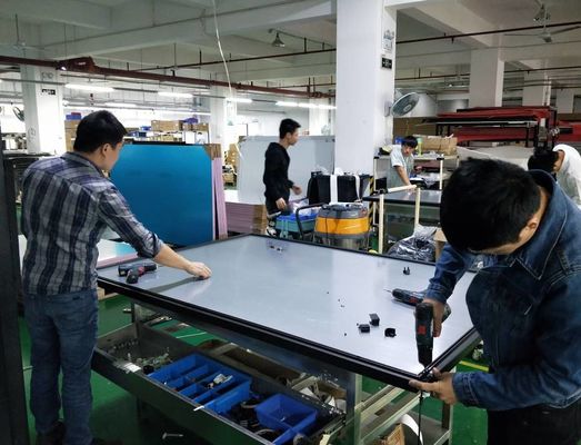 Kích thước tùy chỉnh và tùy chọn Mobile Stand Multi Touch Whiteboard cho tùy chỉnh không gian của bạn
