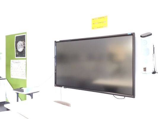 Bảng điều khiển phẳng tương tác 86 inch Khung nhôm treo tường Màu đen và bạc Độ tương phản 1200: 1
