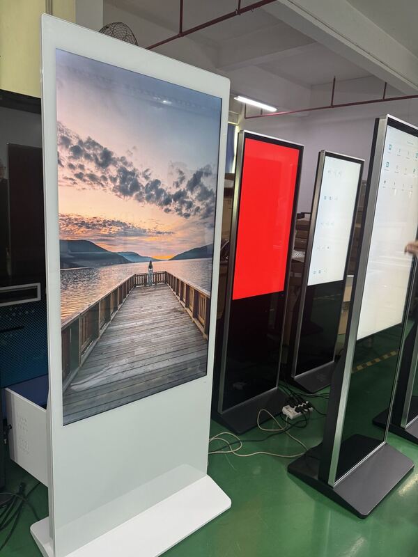 Giám sát và Phân tích Chiến dịch Quảng cáo Kỹ thuật số Màn hình Quảng cáo Kỹ thuật số với Theo dõi Thời gian Thực và Kiểu Lắp Đặt Chân Đế Treo Tường hoặc Sàn